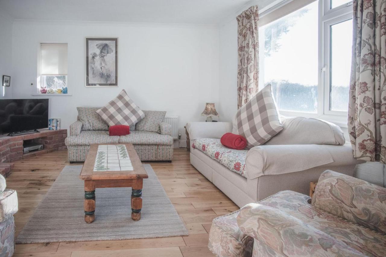 Maytree Cottage - 4 Bedroom Holiday Home - Tenby Bagian luar foto