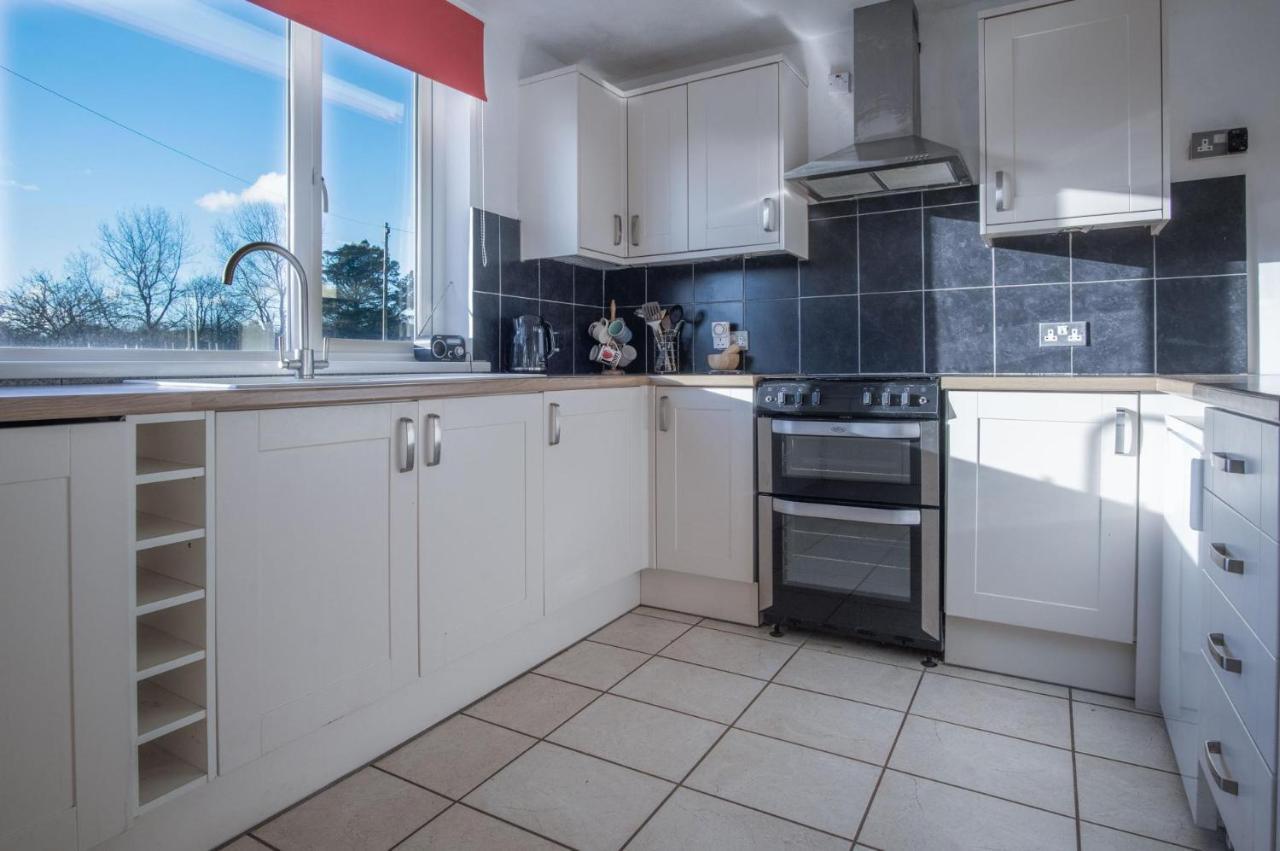 Maytree Cottage - 4 Bedroom Holiday Home - Tenby Bagian luar foto