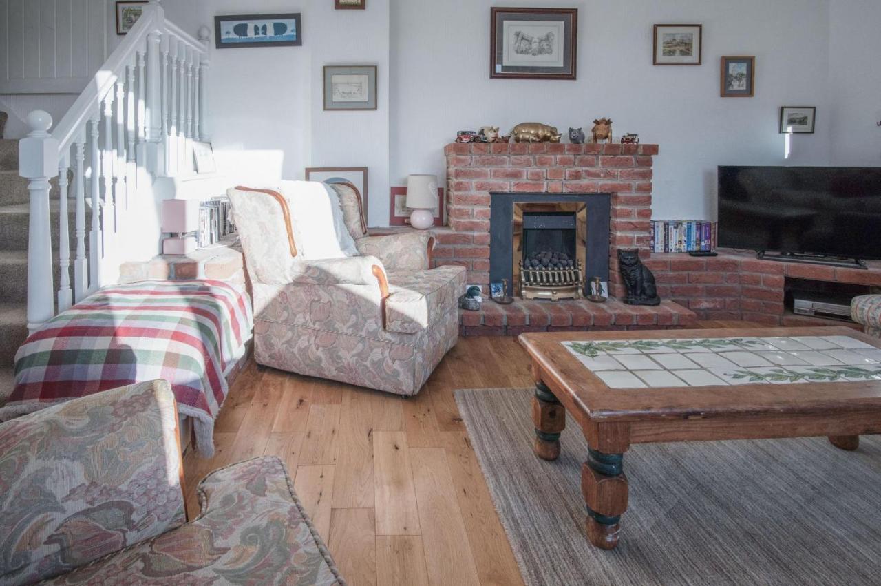 Maytree Cottage - 4 Bedroom Holiday Home - Tenby Bagian luar foto