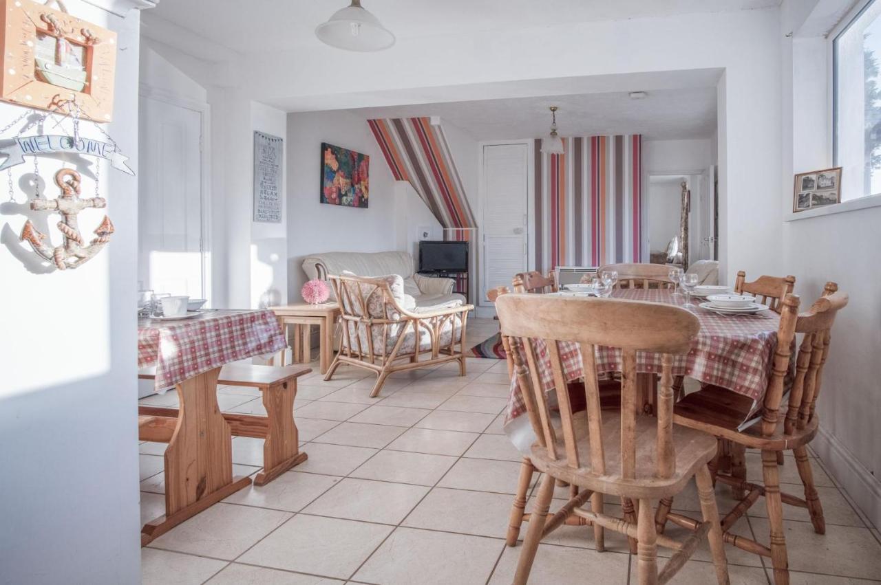 Maytree Cottage - 4 Bedroom Holiday Home - Tenby Bagian luar foto