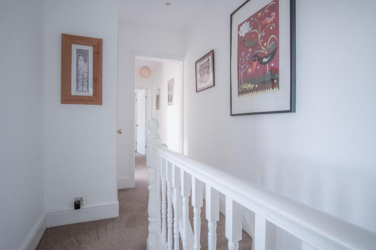 Maytree Cottage - 4 Bedroom Holiday Home - Tenby Bagian luar foto