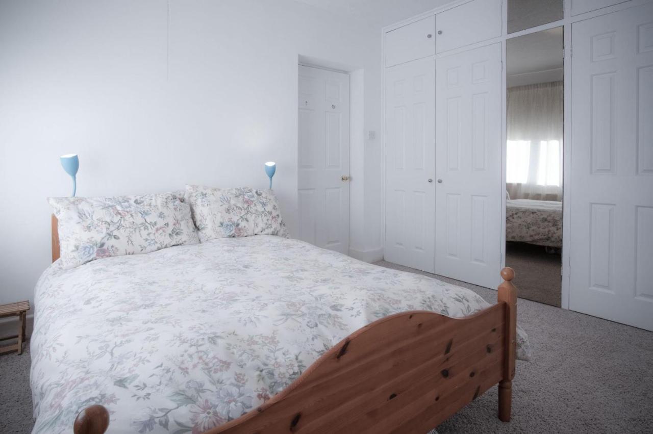Maytree Cottage - 4 Bedroom Holiday Home - Tenby Bagian luar foto