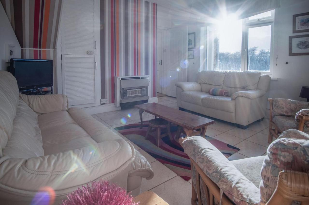 Maytree Cottage - 4 Bedroom Holiday Home - Tenby Bagian luar foto